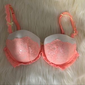Victoria’s Secret Push up bra 34 DDD